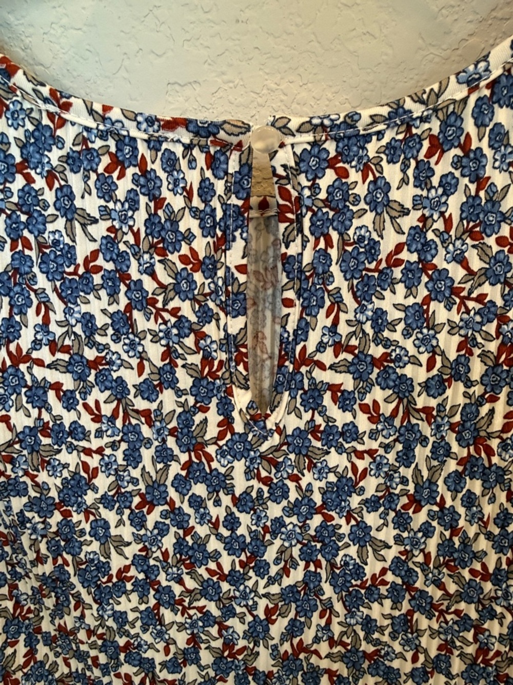 Floral Ruffle Sleeve Top - Picture 6 of 8